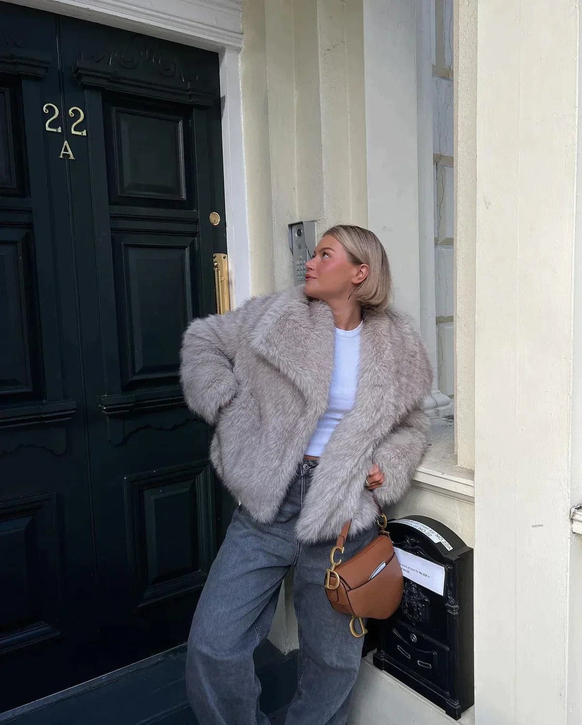 Women | Short Coat | Oversized Collar | Faux Fur Look | Warm Outerwear | Elegant Casual