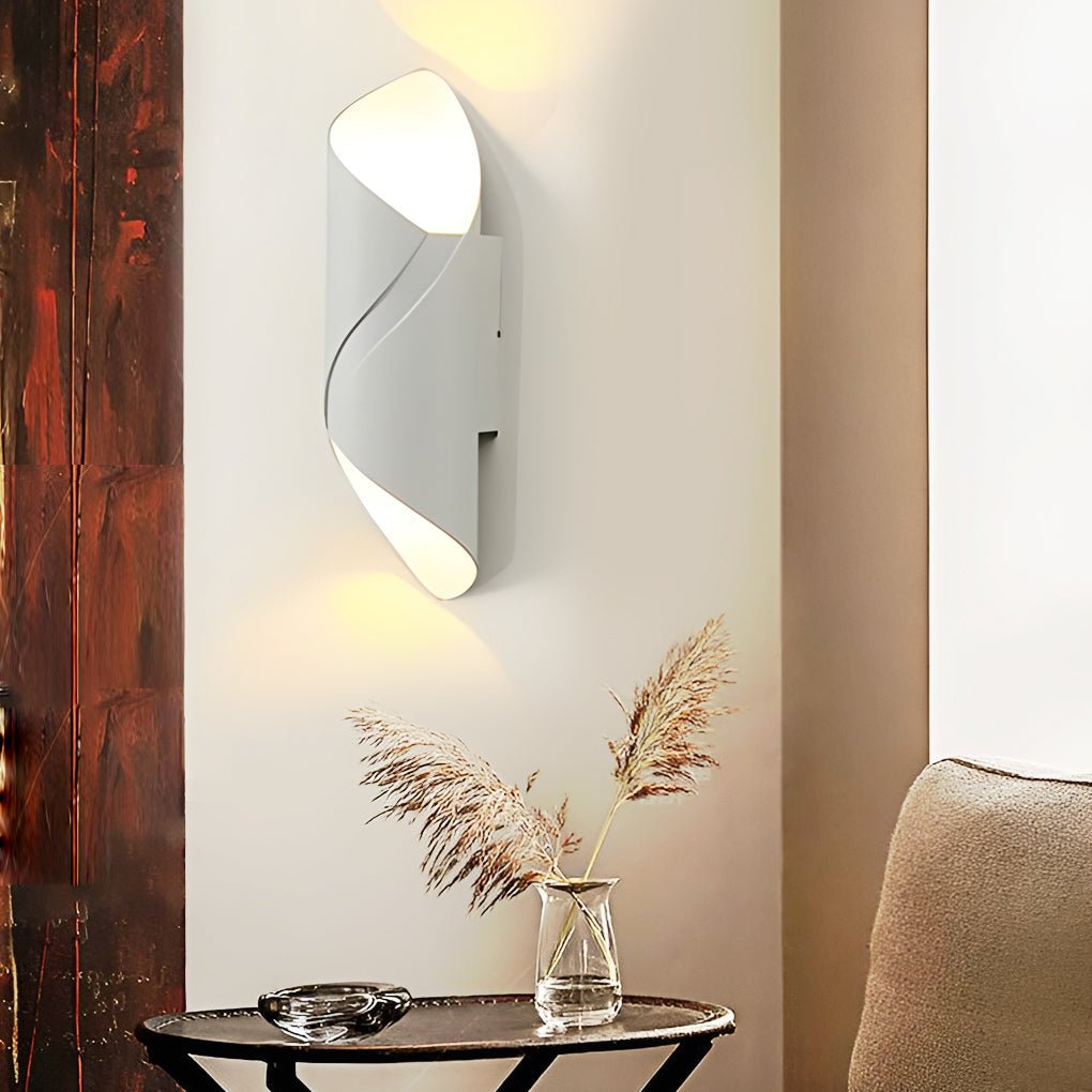 Modern Outdoor Wall Lamp | IP66 Waterproof LED Wall Light | Aluminum & Glass Exterior Lighting | 10W Garden & Facade Fixture