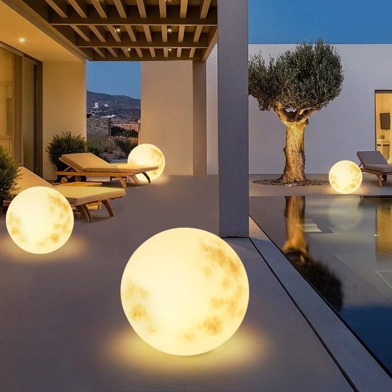 Moonlamp™ | Garden Lamp in the Shape of a Moon