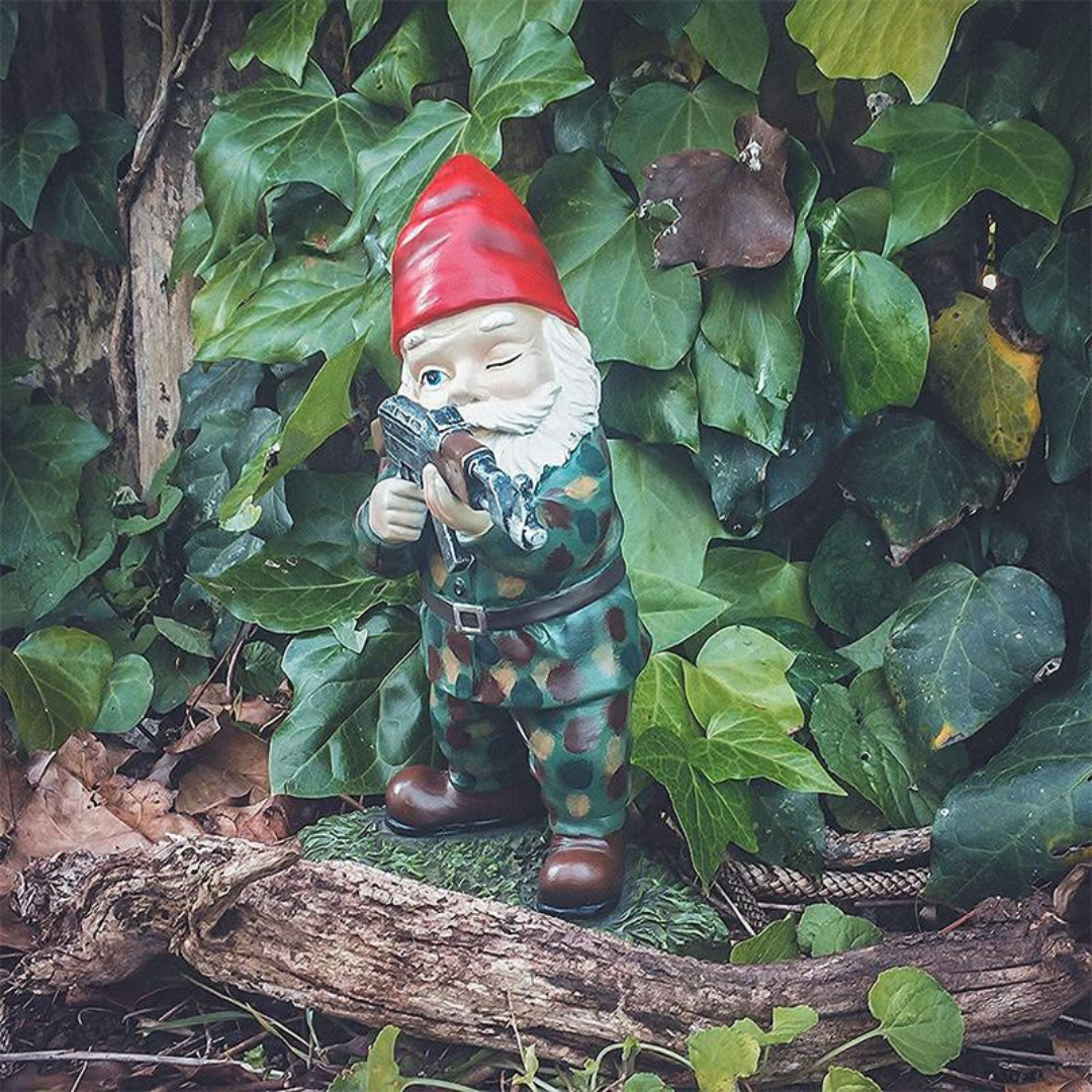 Military Garden Gnome Figurine in Camouflage for Garden & Patio | Weatherproof Resin Garden Decor | Novelty Outdoor Ornament