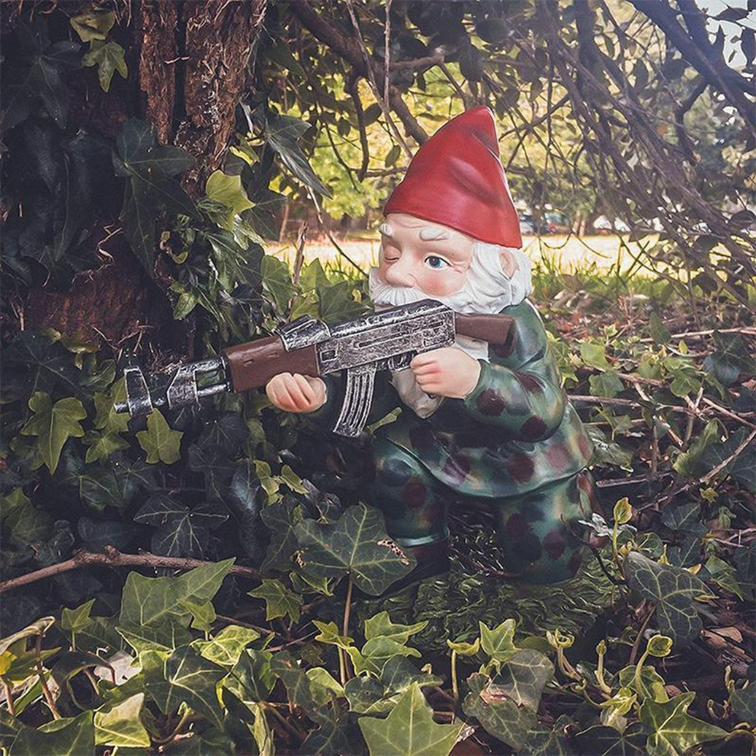 Military Garden Gnome Figurine in Camouflage for Garden & Patio | Weatherproof Resin Garden Decor | Novelty Outdoor Ornament