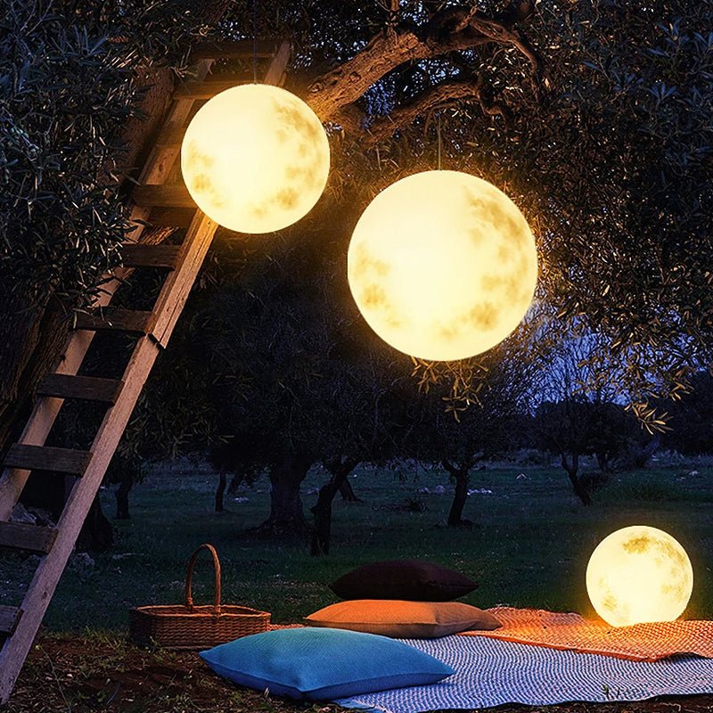 Moonlamp™ | Garden Lamp in the Shape of a Moon