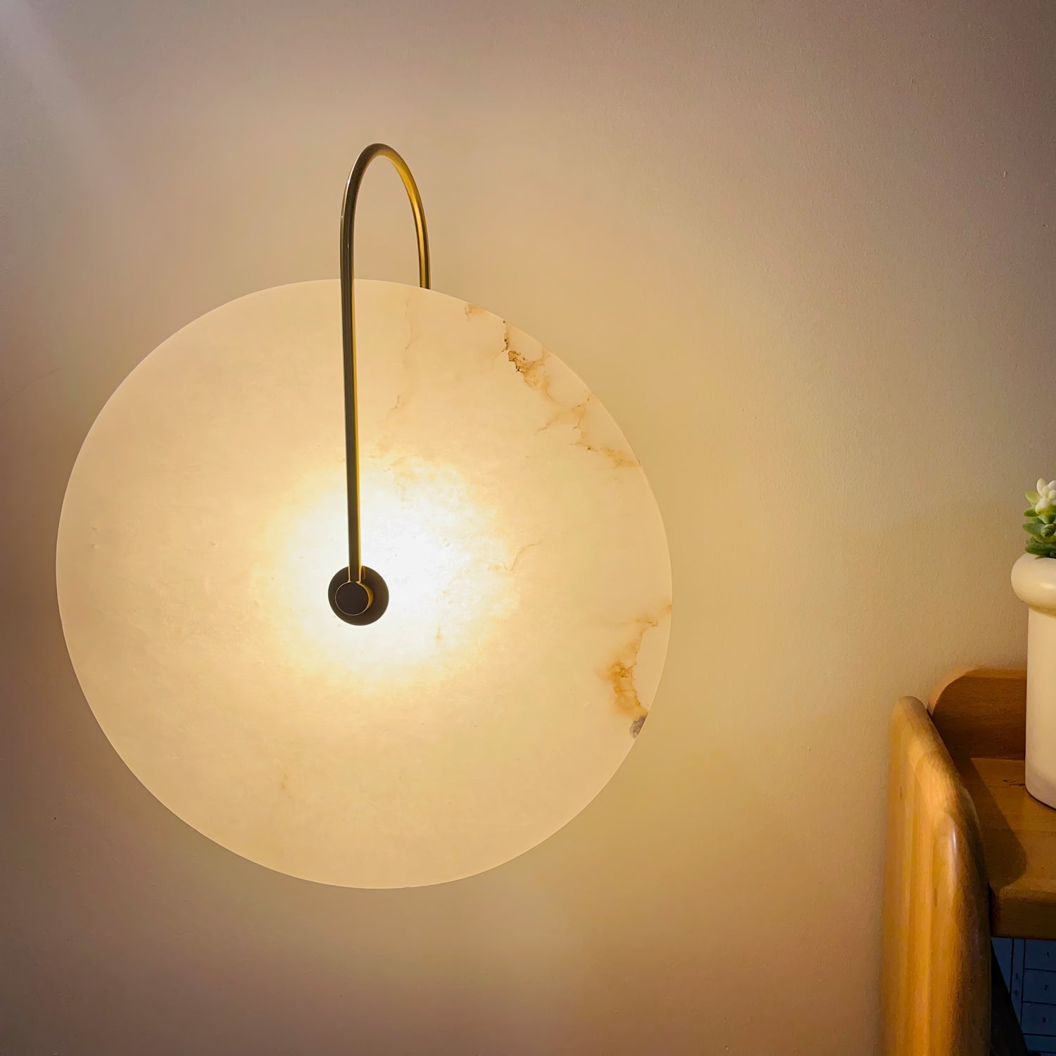 Alabaster LED Wall Lamp | Organic Stone-Inspired Sconce | Warm to Cool Adjustable Light | Bedroom Hallway Living Room