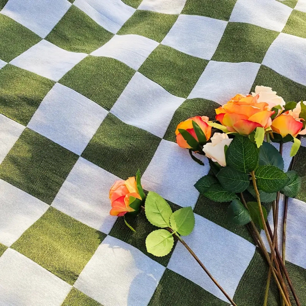 Checked Picnic Blanket 130x180 cm with Fringe | Soft Microfiber Knit | Lightweight All-Season Throw | Indoor Outdoor Use