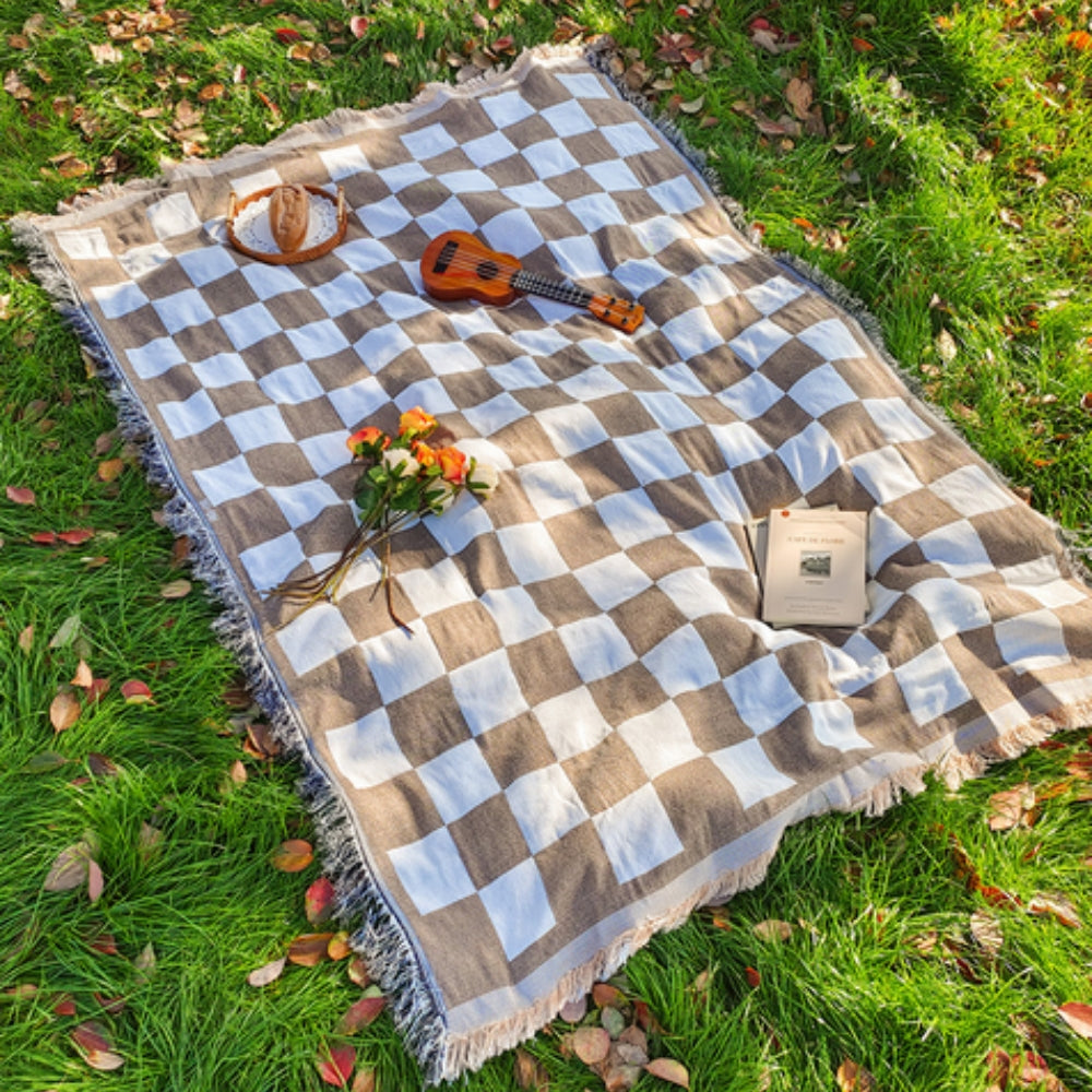 Checked Picnic Blanket 130x180 cm with Fringe | Soft Microfiber Knit | Lightweight All-Season Throw | Indoor Outdoor Use