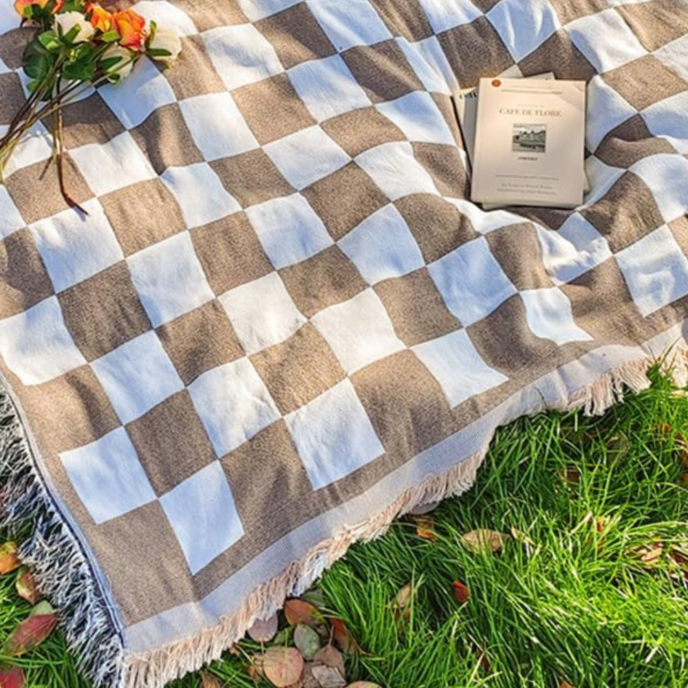 Checked Picnic Blanket 130x180 cm with Fringe | Soft Microfiber Knit | Lightweight All-Season Throw | Indoor Outdoor Use