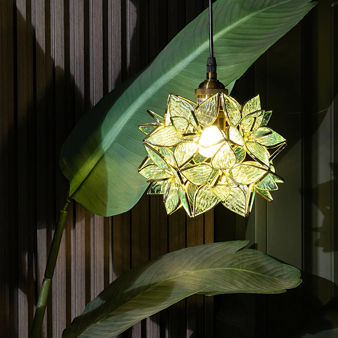Capiz Pendant Lamp | Handcrafted Brass & Glass Ceiling Light | E26/E27 LED or Edison Bulb | Adjustable Hanging Height | Modern & Classic Interior