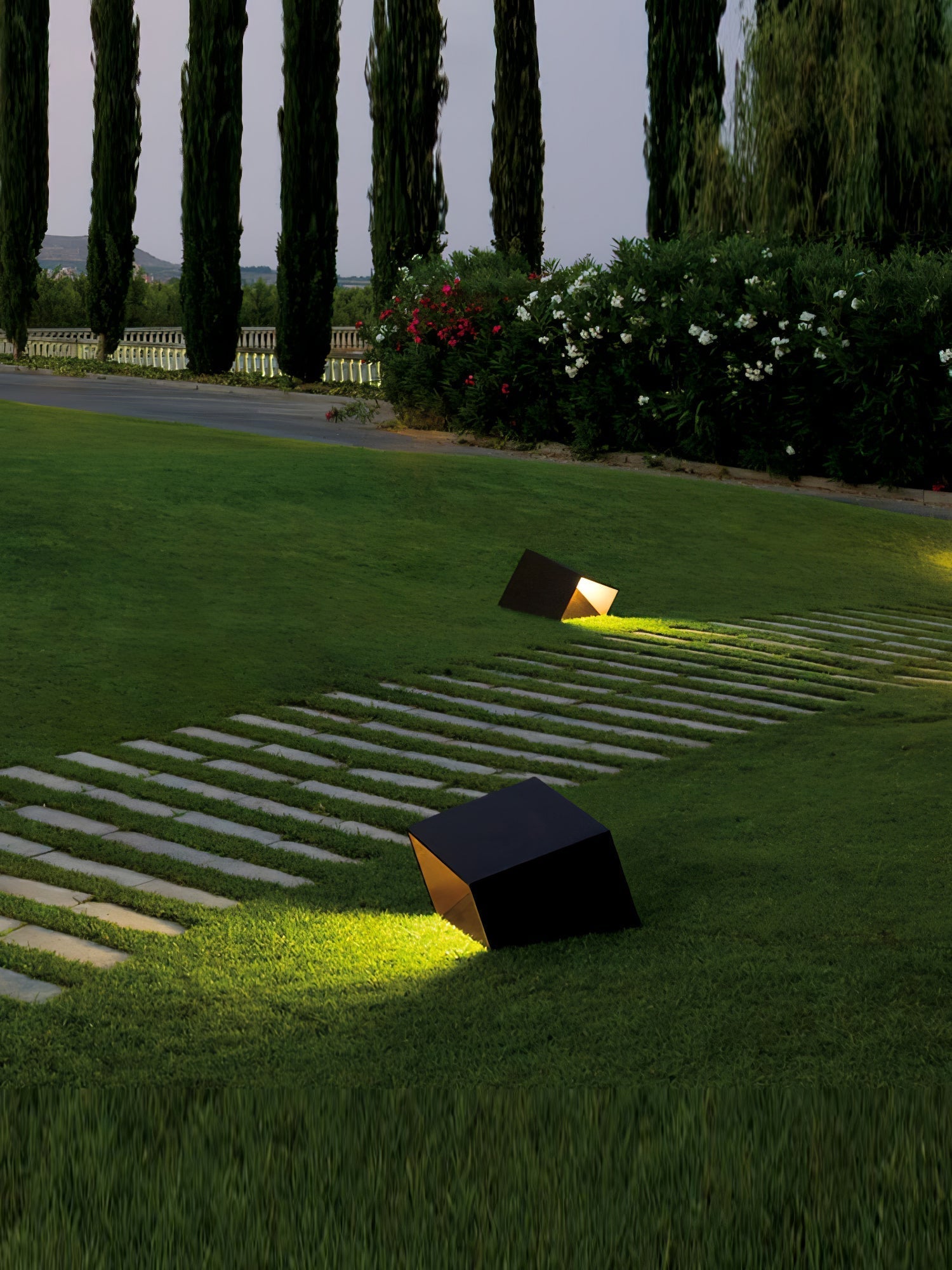 Cube Garden Solar Outdoor Light Compact Design | Integrated LED | Stainless Steel | IP65 Waterproof Patio & Lawn Lighting