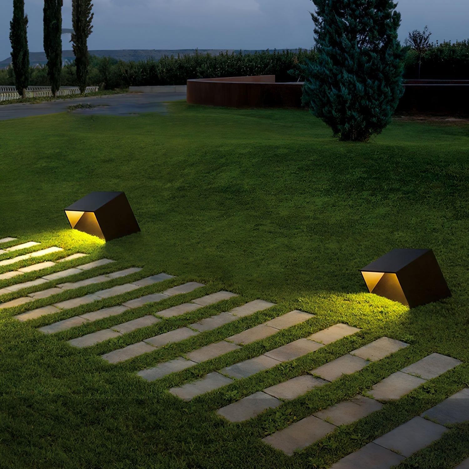 Cube Garden Solar Outdoor Light Compact Design | Integrated LED | Stainless Steel | IP65 Waterproof Patio & Lawn Lighting