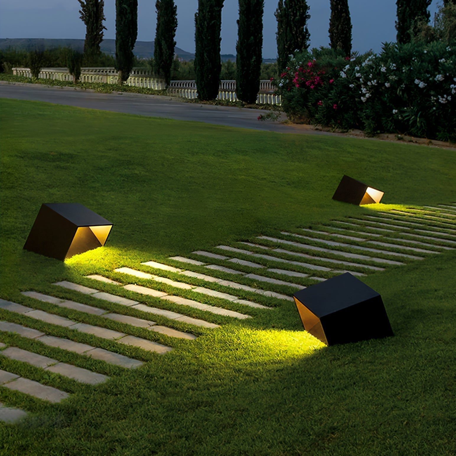 Cube Garden Solar Outdoor Light Compact Design | Integrated LED | Stainless Steel | IP65 Waterproof Patio & Lawn Lighting