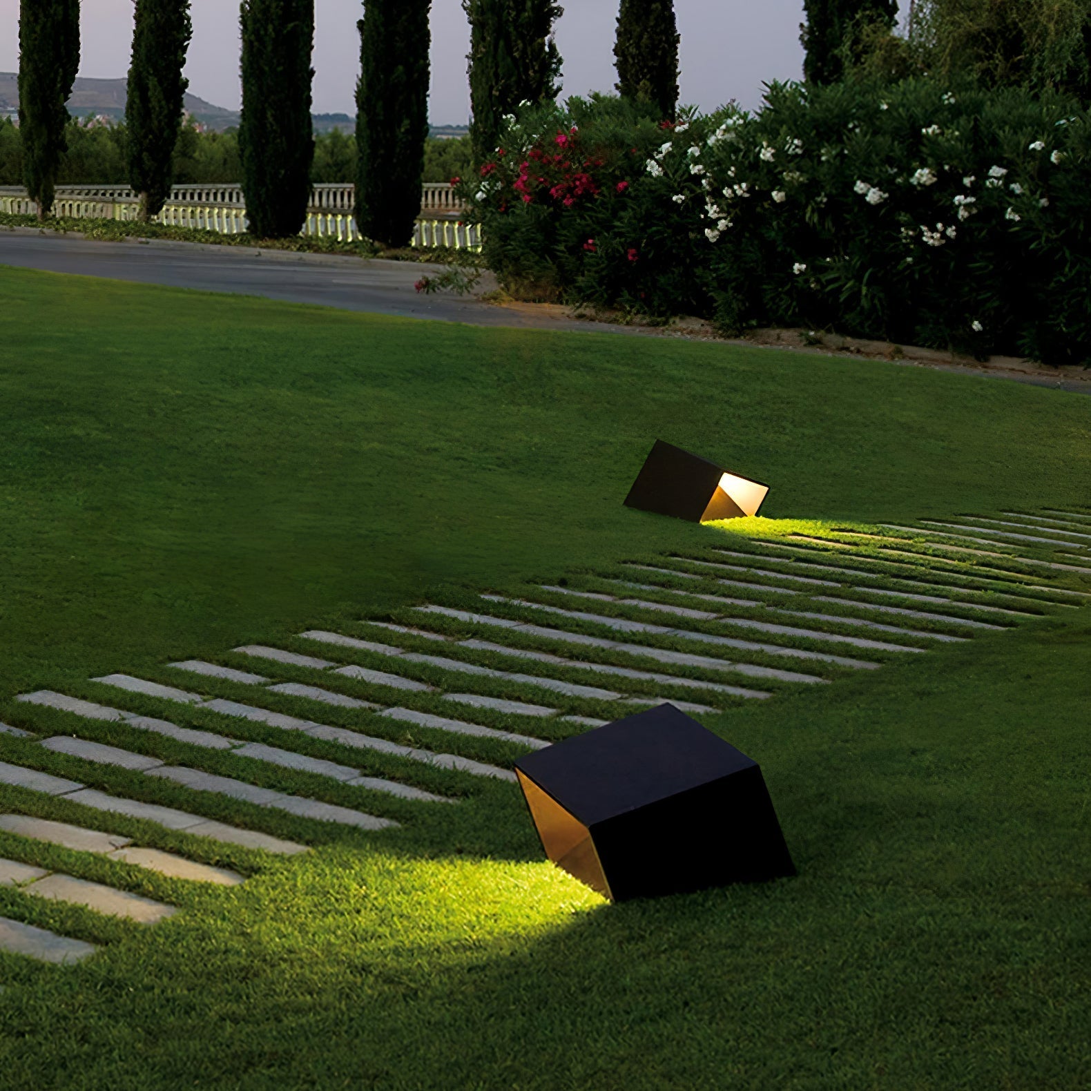 Cube Garden Solar Outdoor Light Compact Design | Integrated LED | Stainless Steel | IP65 Waterproof Patio & Lawn Lighting
