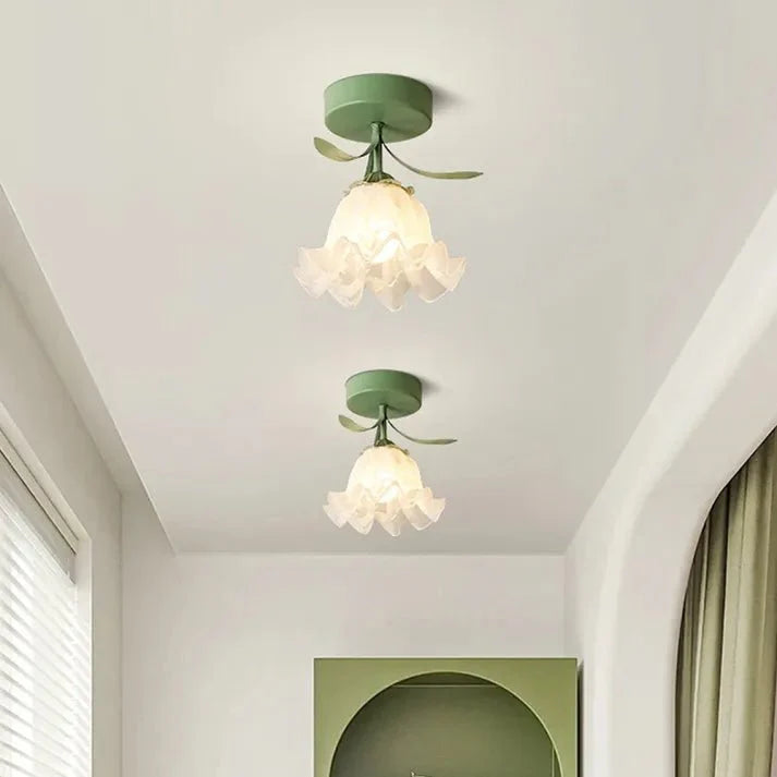 Simple Tiffany Ceiling Lamp with Mini Flowers