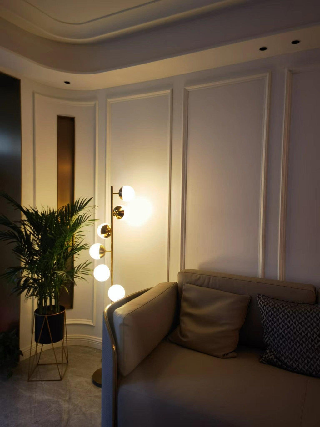 Doppler LED Floor Lamp