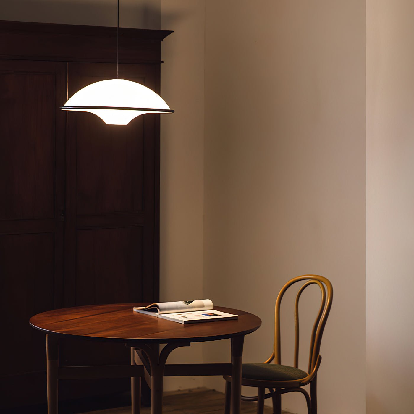 Modern UFO Pendant Lamp Minimalist Ceiling Light | Acrylic & Metal | E26 E27 LED Compatible | Adjustable Hanging Light