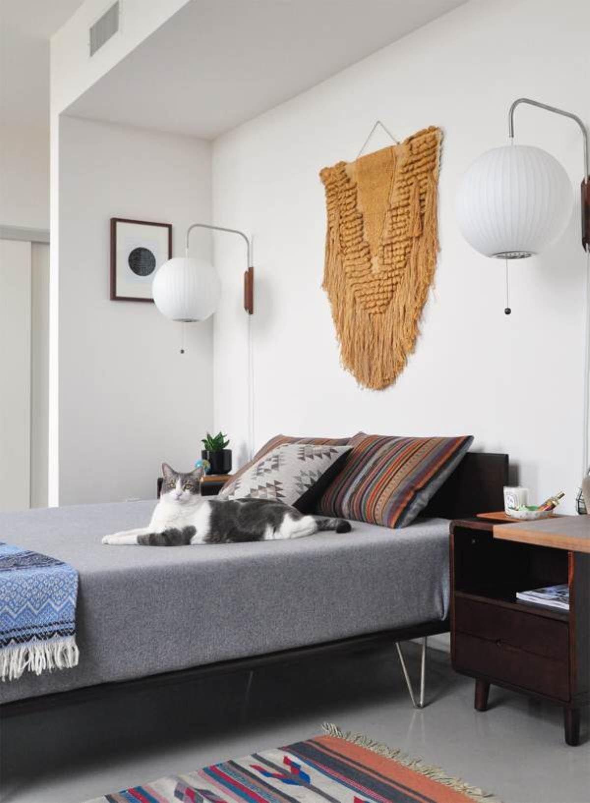 Nelson Wall Sconce | Mid-Century Modern Wall Light | Walnut & Metal Fixture | E26/E27 Ambient Indoor Lighting