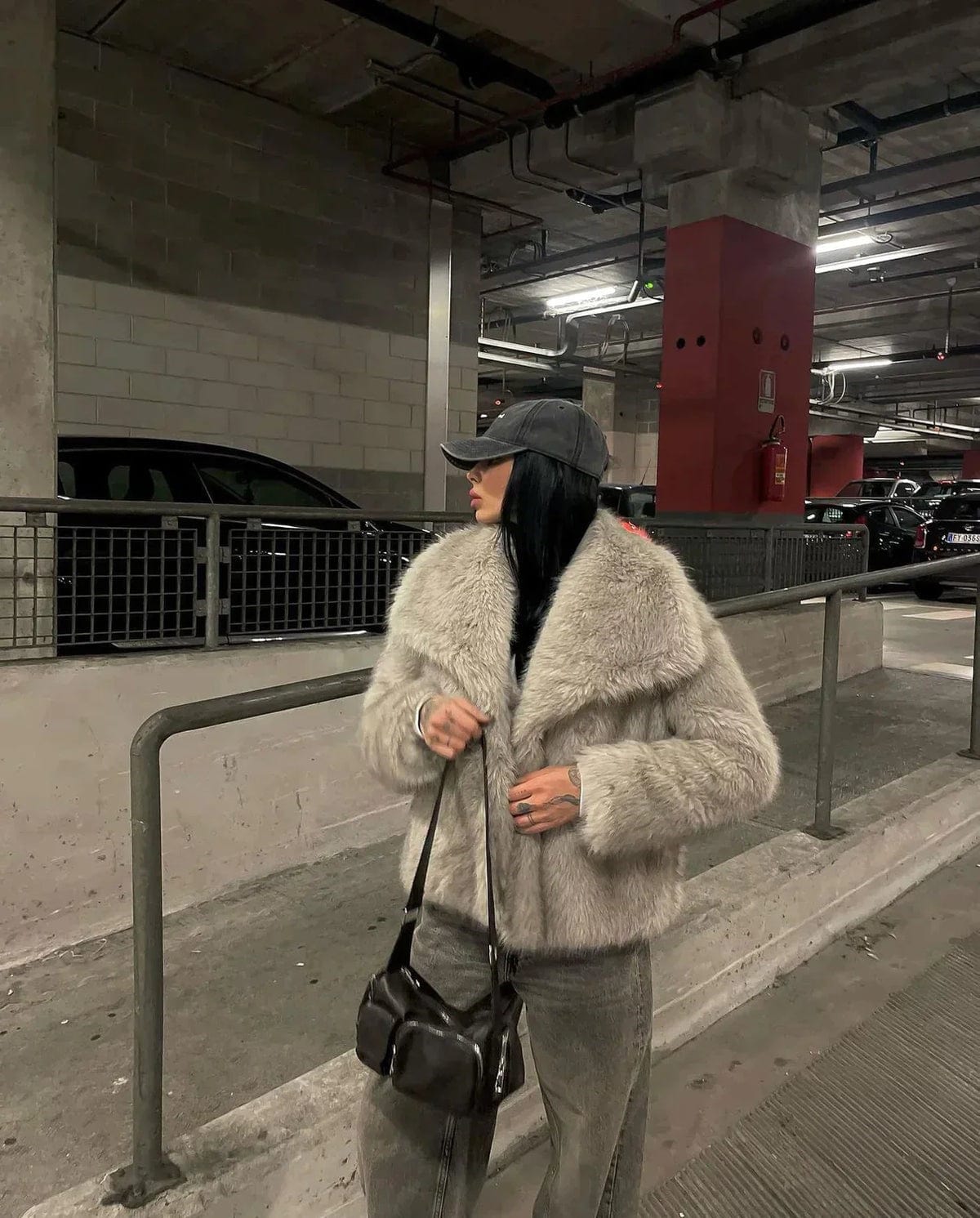 Women | Short Coat | Oversized Collar | Faux Fur Look | Warm Outerwear | Elegant Casual