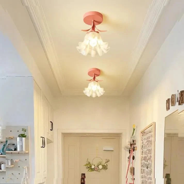 Simple Tiffany Ceiling Lamp with Mini Flowers