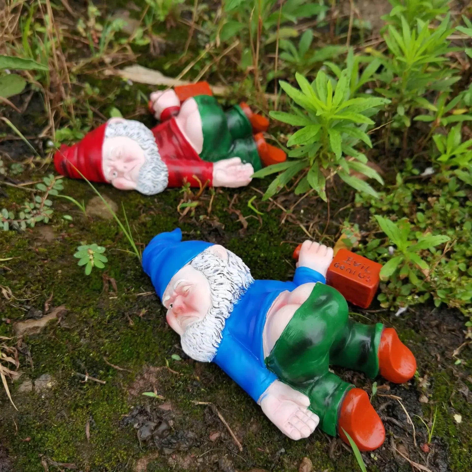Funny Drunken Garden Gnome Statue 15 cm for Indoor Outdoor Decor | Weatherproof Eco Resin | Garden Patio Home Accent
