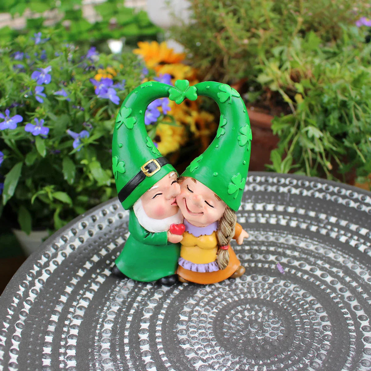 Garden Gnome Love Couple Figurine for Garden & Home Decor | Handmade Resin Ornament | Romantic Gift for Valentine’s & Weddings