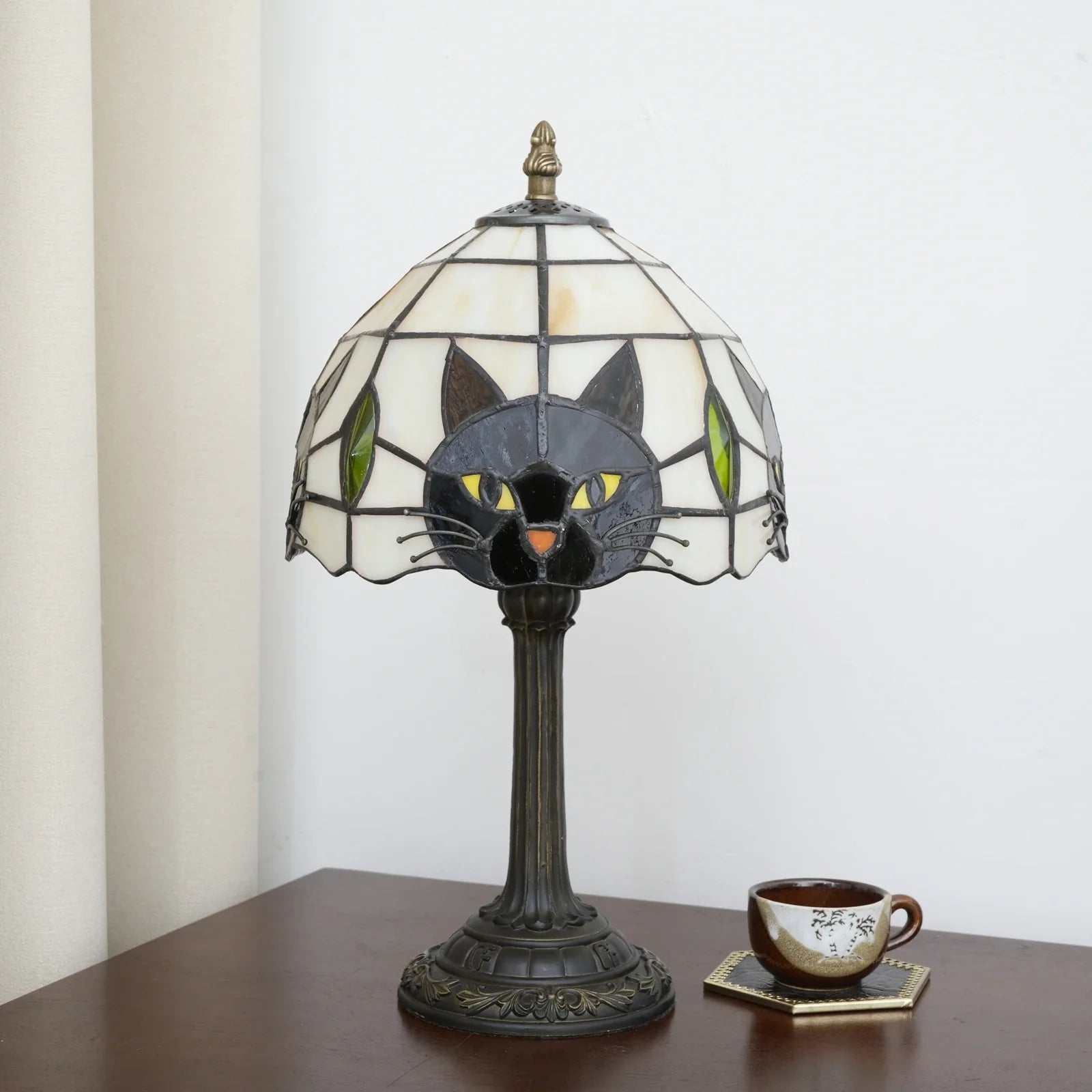 Luminia Black Cat Table Lamp | Decorative Nightstand Light for Kids Room & Bedroom | Resin Ambient Table Lamp | EU Plug
