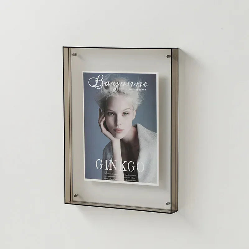 KlaraFrame Mini | Transparent Acrylic Photo Frame with Stand