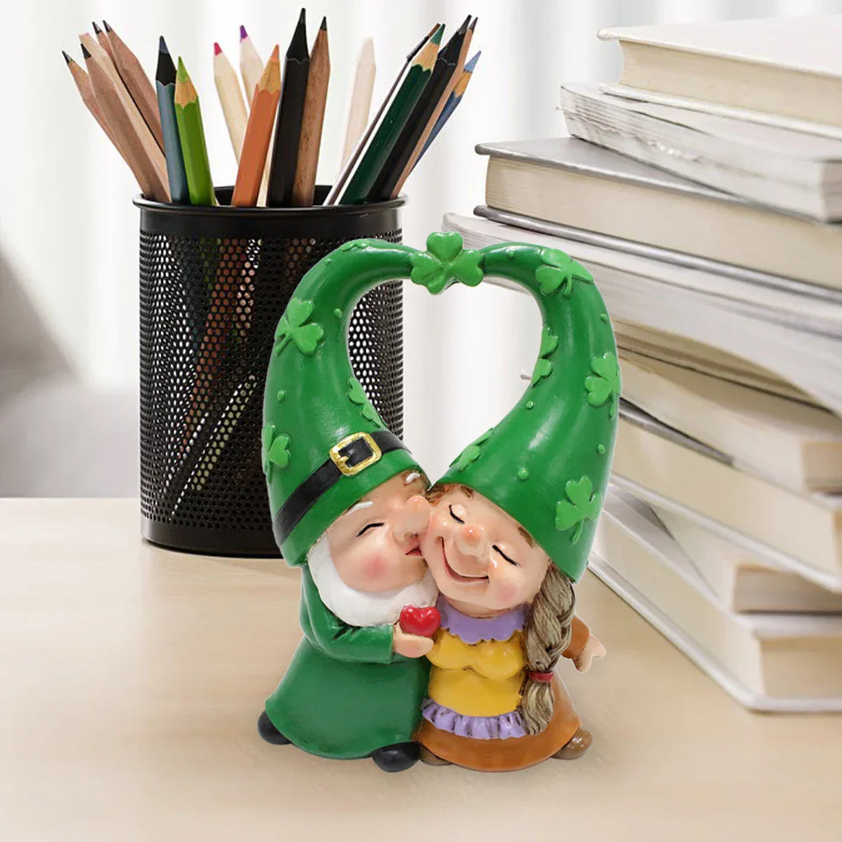 Garden Gnome Love Couple Figurine for Garden & Home Decor | Handmade Resin Ornament | Romantic Gift for Valentine’s & Weddings