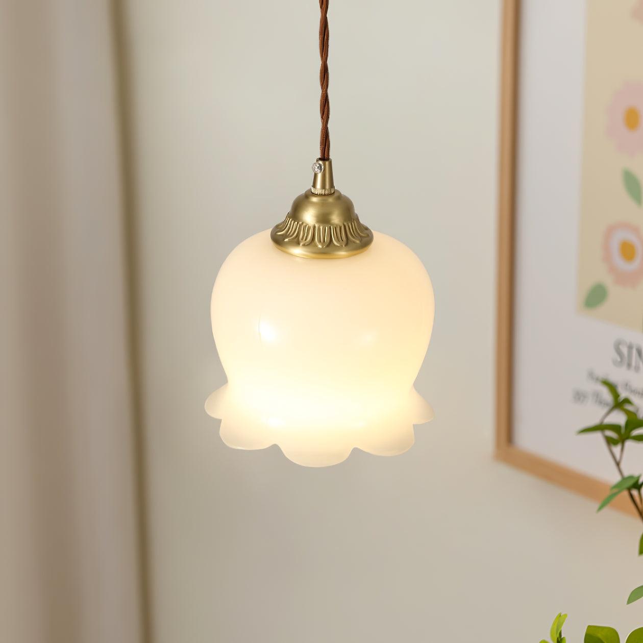 Valley Flower Pendant Lamp Floral Ceiling Light | Brass & Resin Design | E26/E27 Socket | Adjustable 150cm Hanging Cable