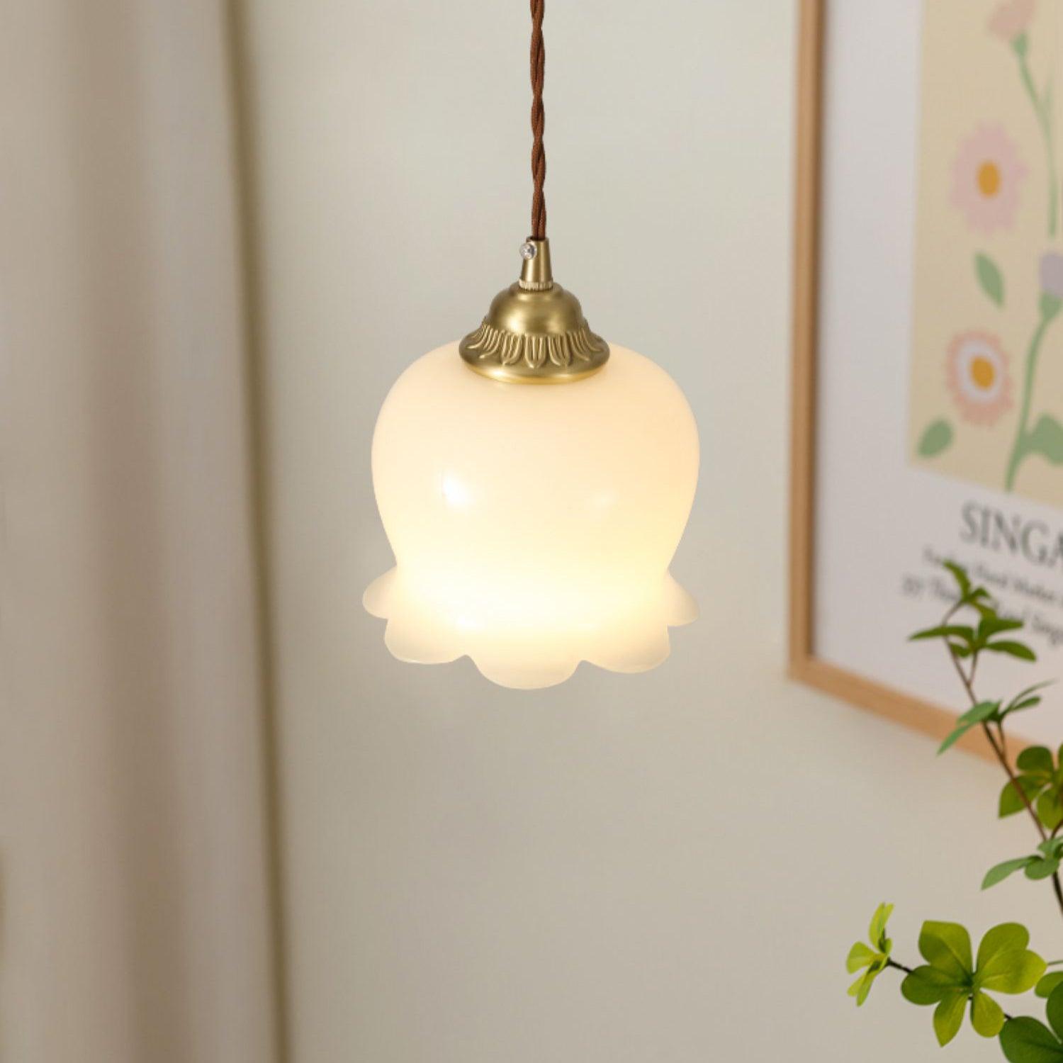 Valley Flower Pendant Lamp Floral Ceiling Light | Brass & Resin Design | E26/E27 Socket | Adjustable 150cm Hanging Cable