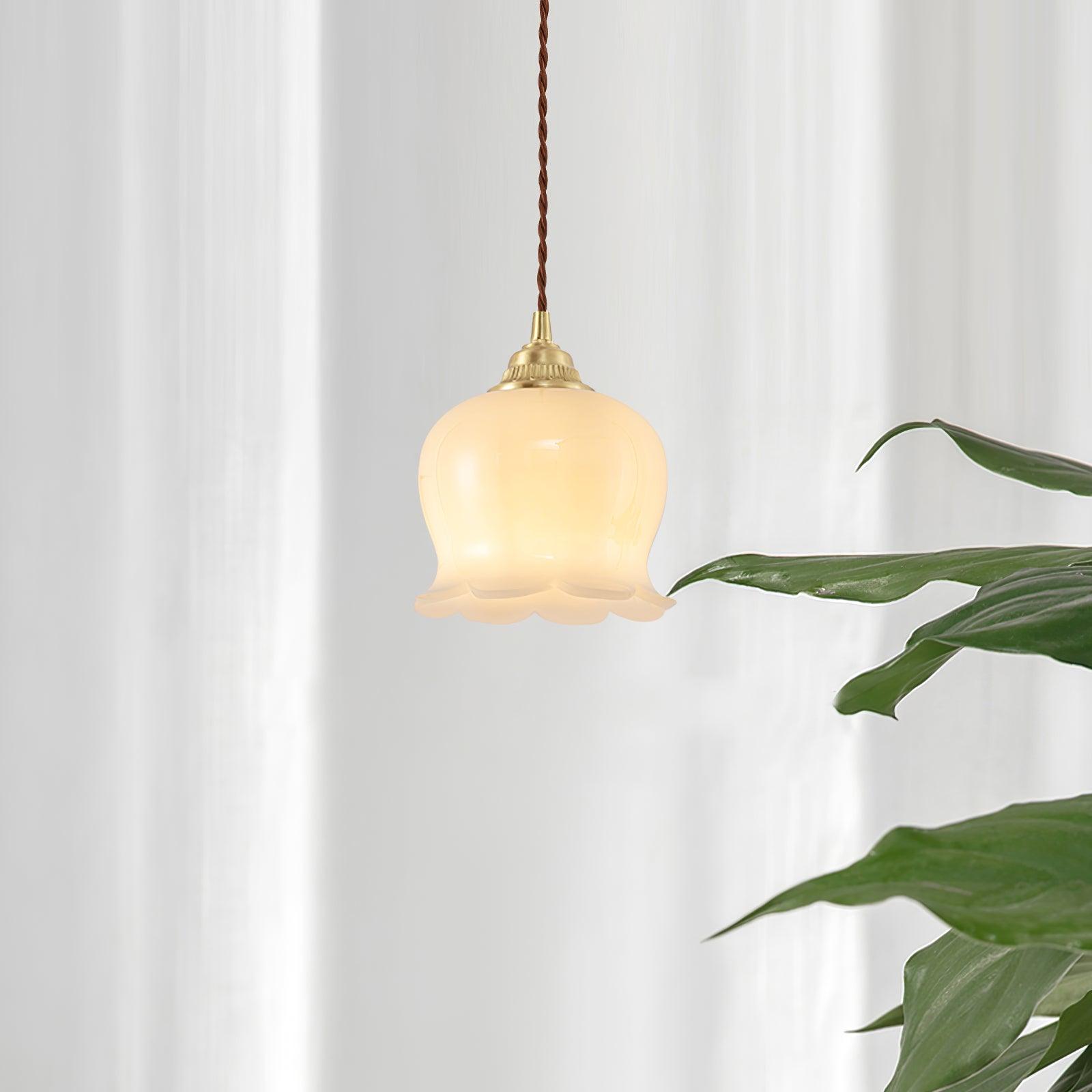 Valley Flower Pendant Lamp Floral Ceiling Light | Brass & Resin Design | E26/E27 Socket | Adjustable 150cm Hanging Cable