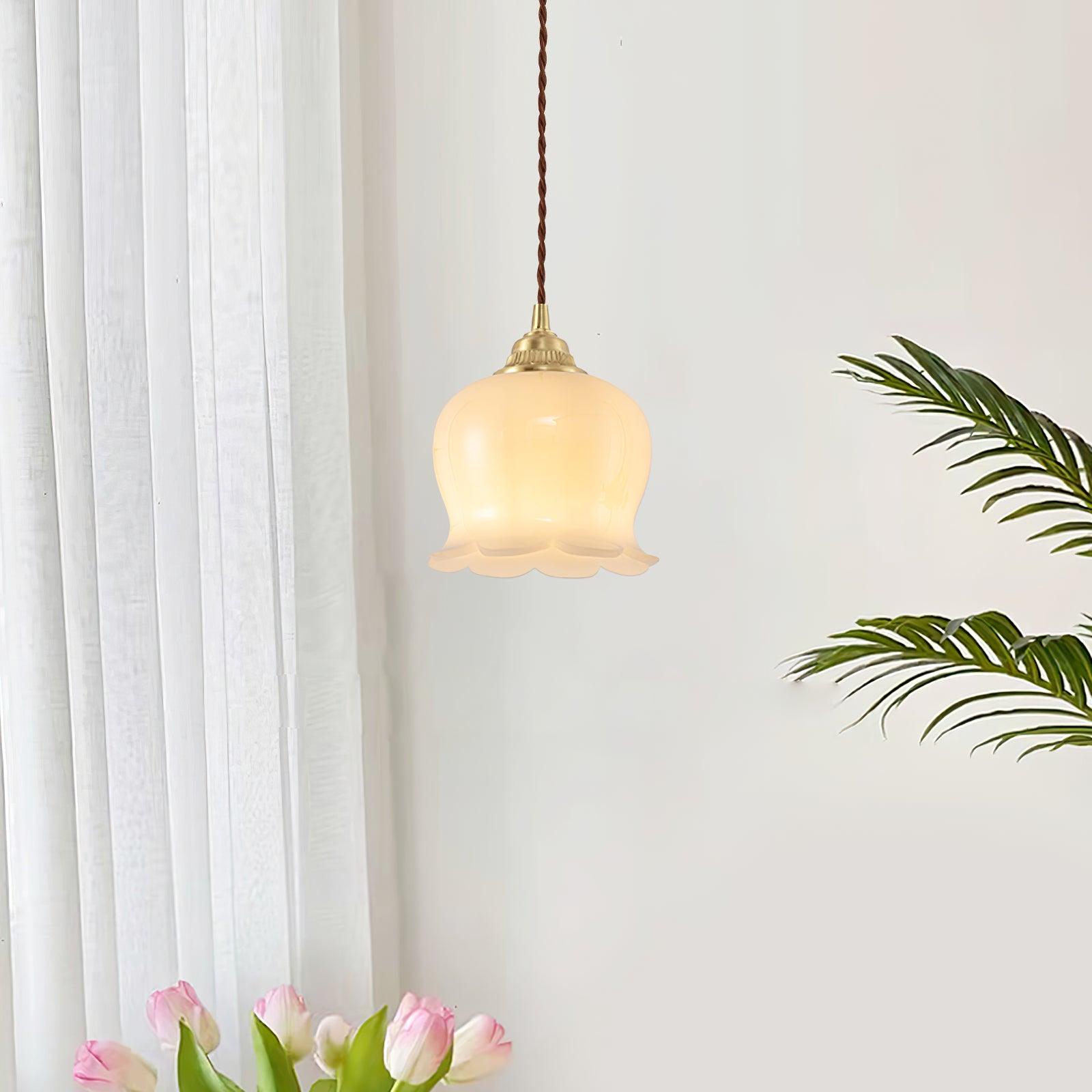 Valley Flower Pendant Lamp Floral Ceiling Light | Brass & Resin Design | E26/E27 Socket | Adjustable 150cm Hanging Cable