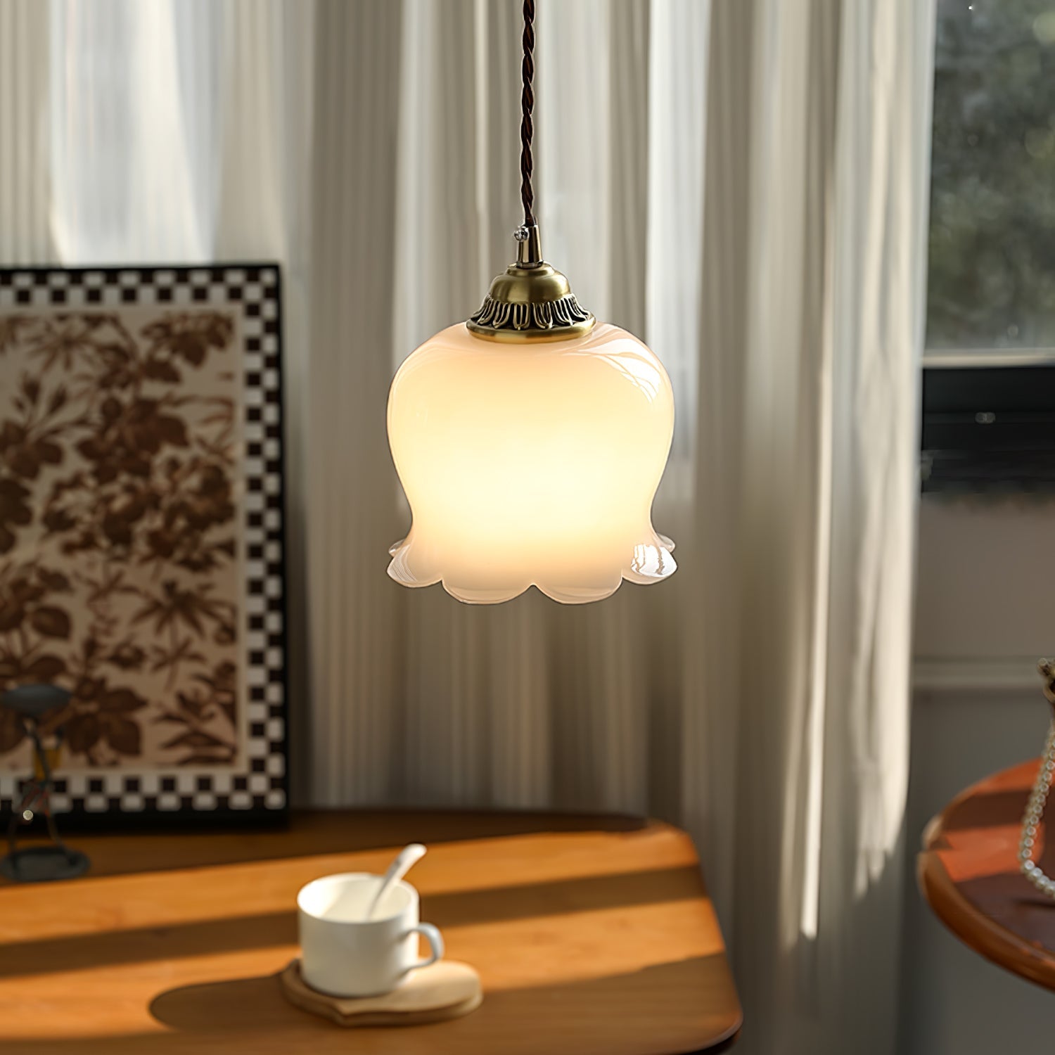 Valley Flower Pendant Lamp Floral Ceiling Light | Brass & Resin Design | E26/E27 Socket | Adjustable 150cm Hanging Cable
