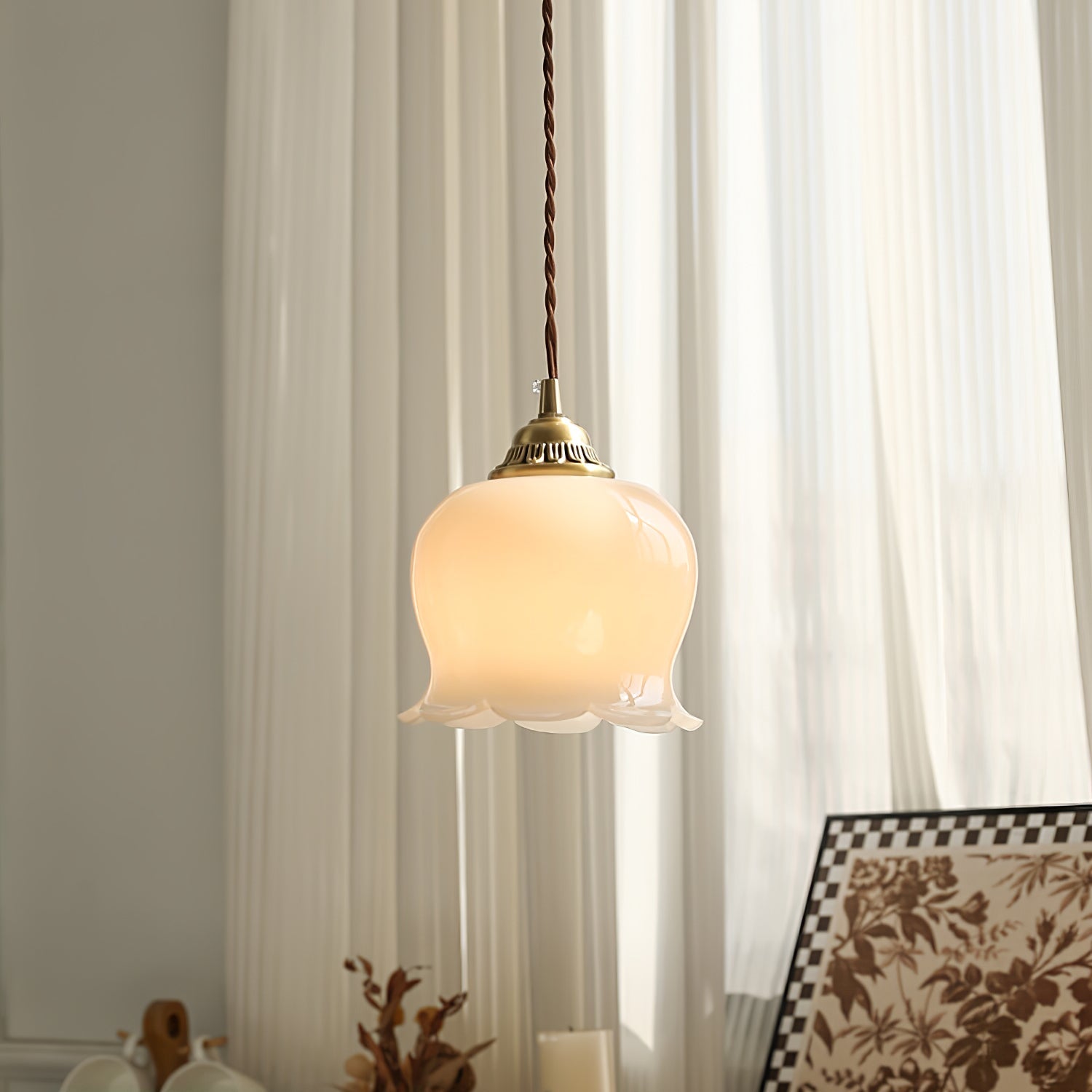 Valley Flower Pendant Lamp Floral Ceiling Light | Brass & Resin Design | E26/E27 Socket | Adjustable 150cm Hanging Cable