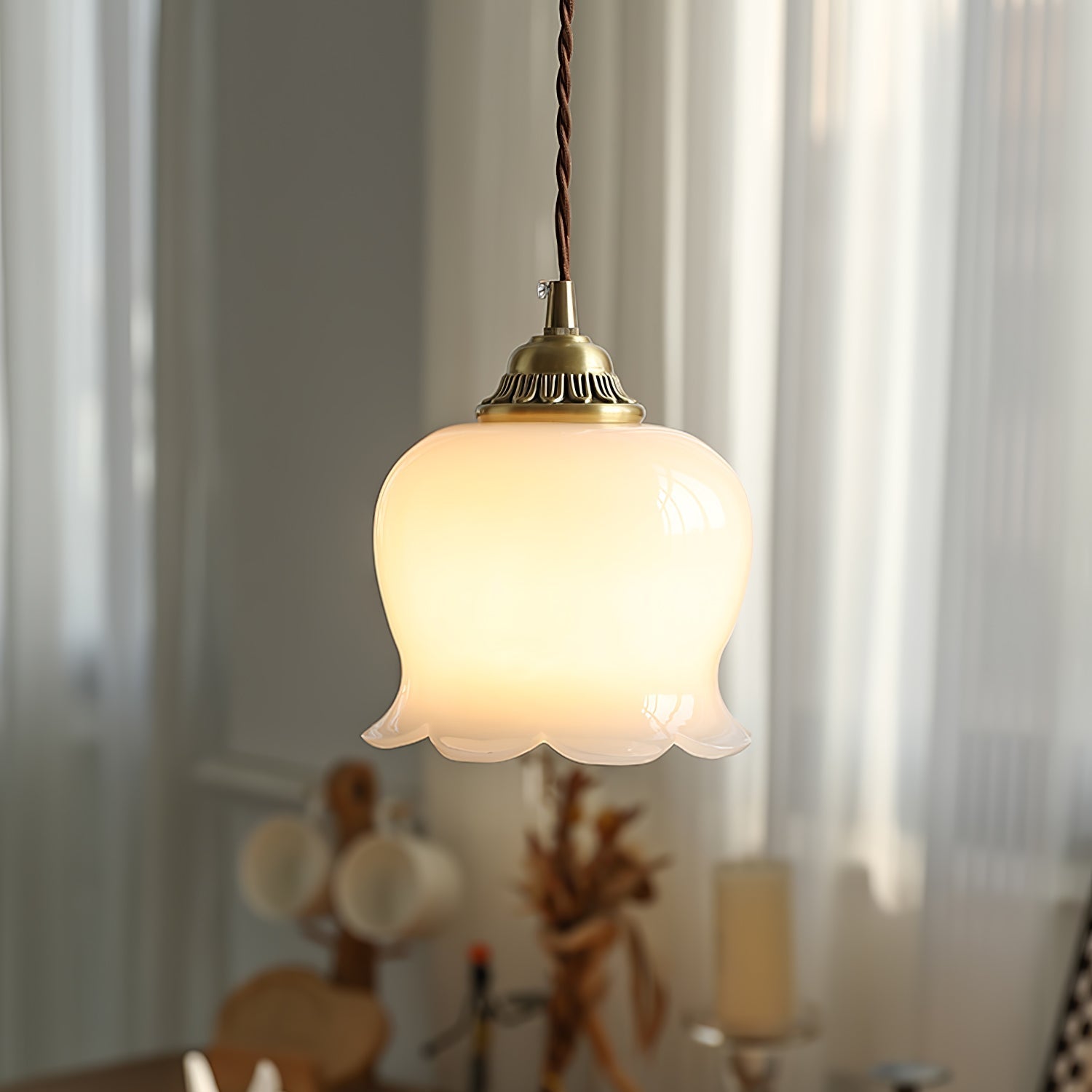 Valley Flower Pendant Lamp Floral Ceiling Light | Brass & Resin Design | E26/E27 Socket | Adjustable 150cm Hanging Cable