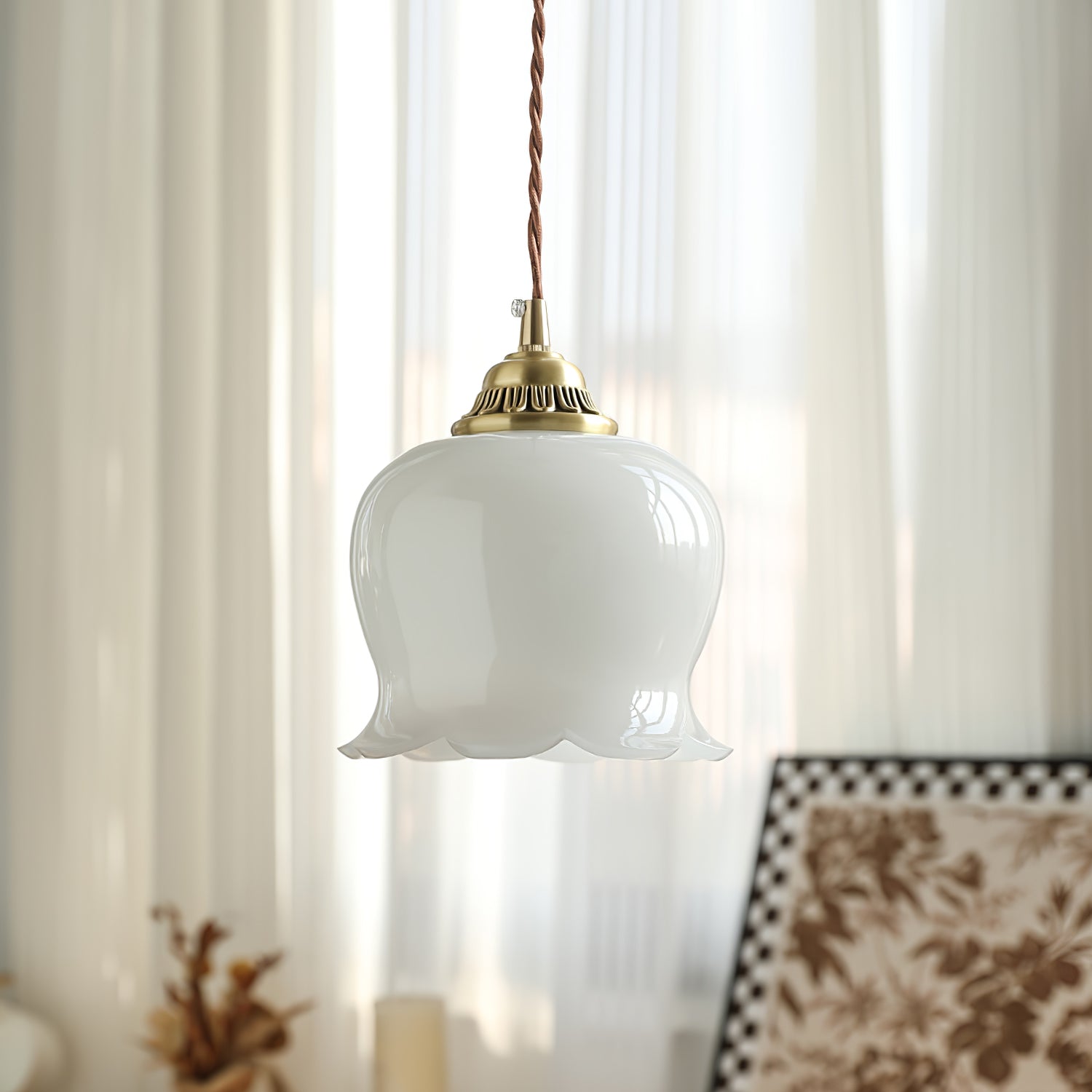 Valley Flower Pendant Lamp Floral Ceiling Light | Brass & Resin Design | E26/E27 Socket | Adjustable 150cm Hanging Cable