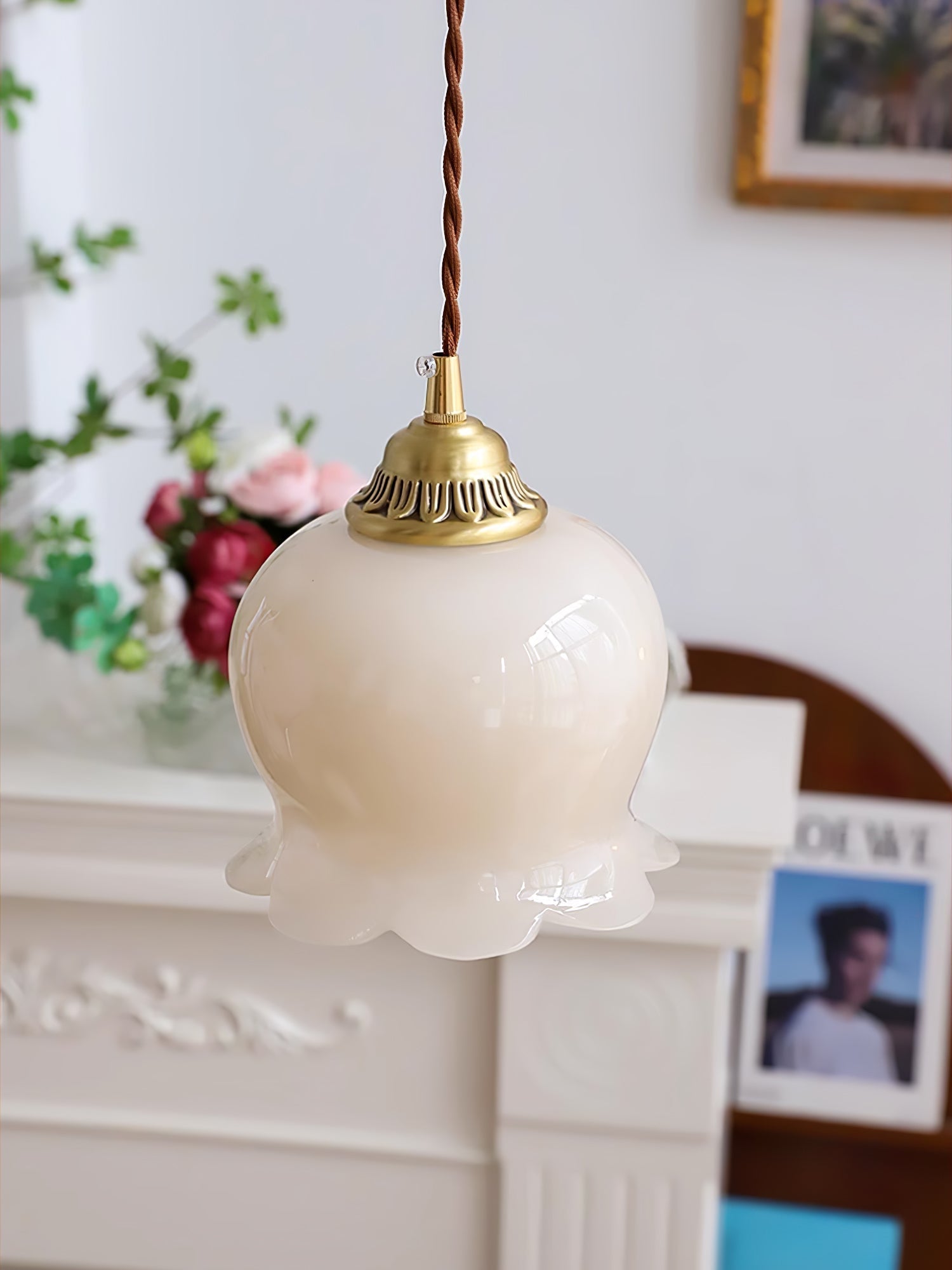 Valley Flower Pendant Lamp Floral Ceiling Light | Brass & Resin Design | E26/E27 Socket | Adjustable 150cm Hanging Cable