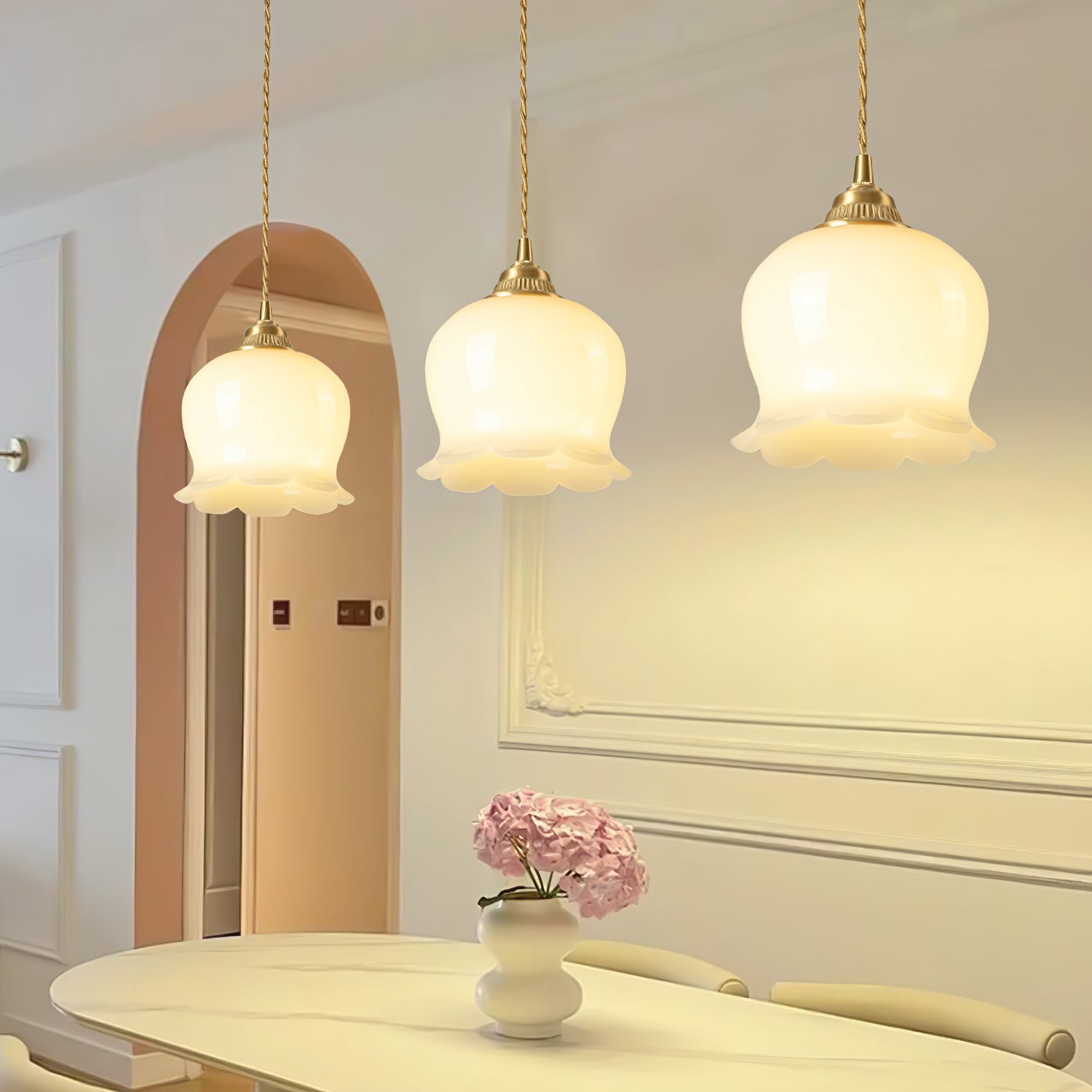 Valley Flower Pendant Lamp Floral Ceiling Light | Brass & Resin Design | E26/E27 Socket | Adjustable 150cm Hanging Cable