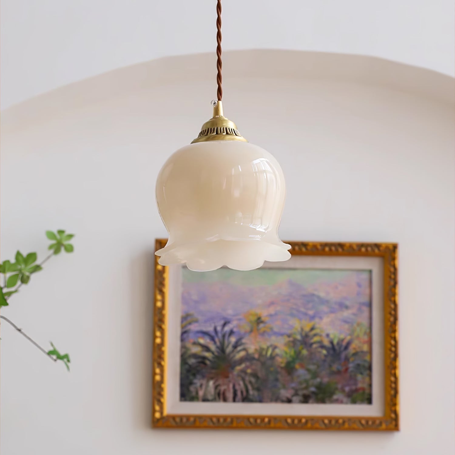 Valley Flower Pendant Lamp Floral Ceiling Light | Brass & Resin Design | E26/E27 Socket | Adjustable 150cm Hanging Cable