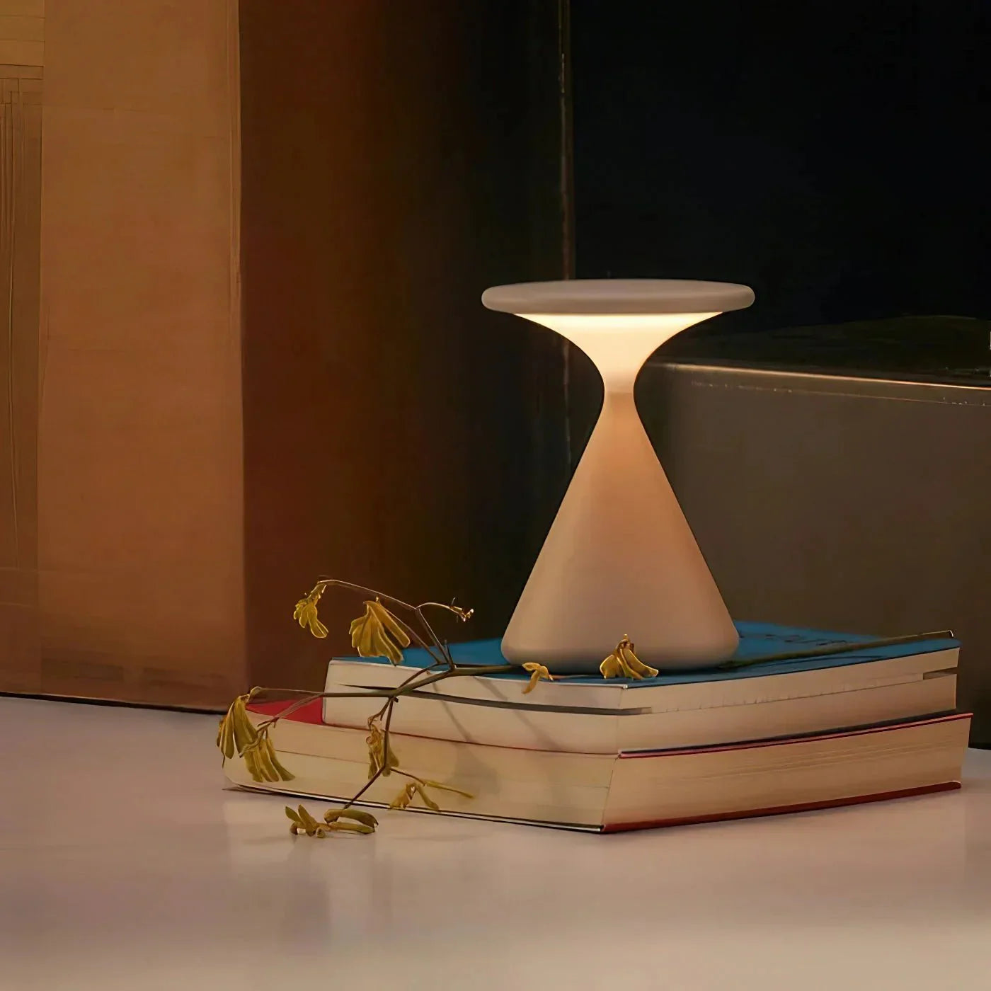 Aeron Hourglass Wireless Table Lamp