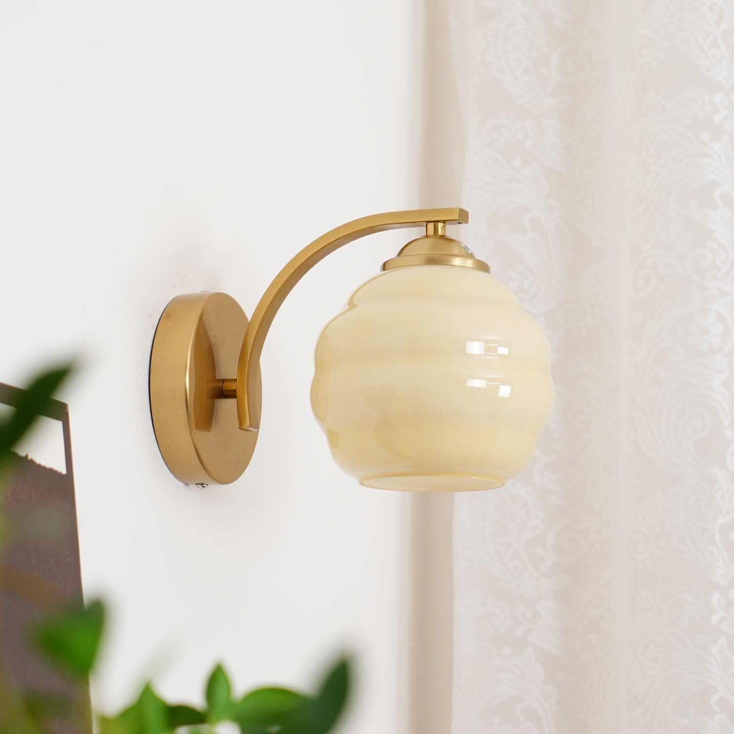 Art Deco Vintage Wall Lamp Glass Shade | Gold or Chrome Finish | E26 E27 LED Compatible | Classic Indoor Wall Lighting