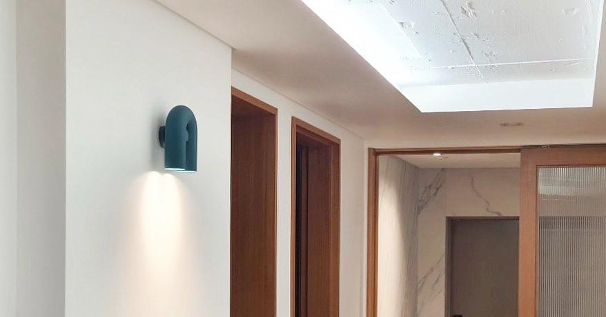 Modern Circus Wall Lamp Adjustable U-Shaped Design | Integrated LED 3000K–6000K | Aluminum & ABS | Indoor Decorative Lighting