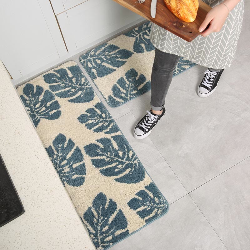 Leaves Print Anti-Slip Bathroom Rug | Soft Plush Microfiber Floor Mat for Bathroom, Kitchen & Entryway | Non-Slip Polyester Rug