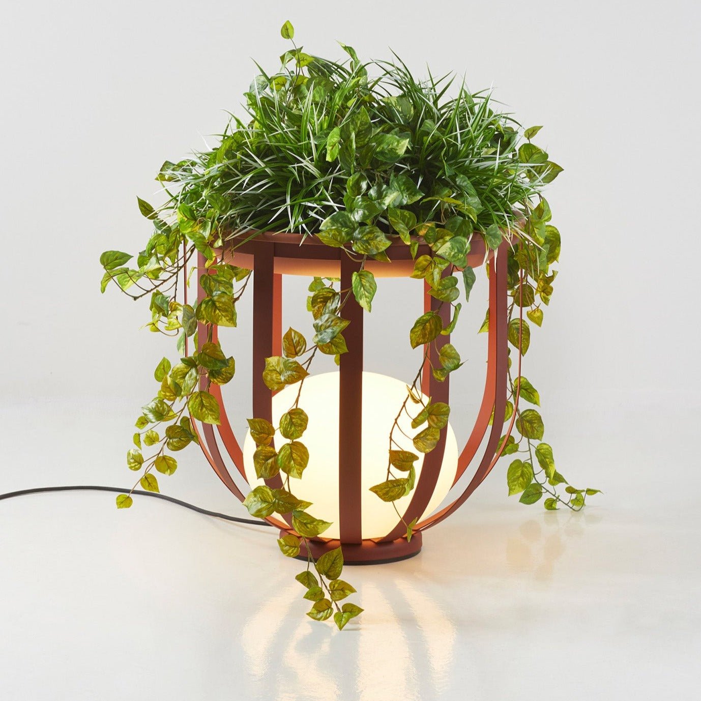 Luxury Garden Lamp with Planter