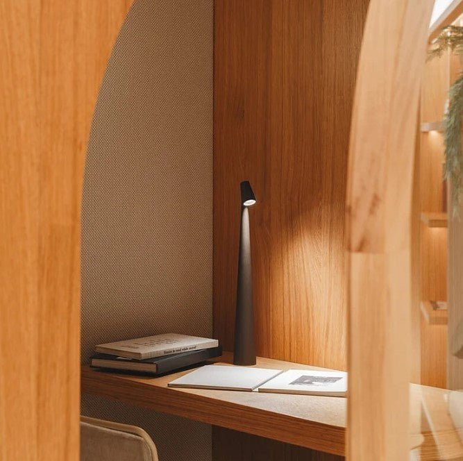 LuminaVista™ I Portable Table Lamp