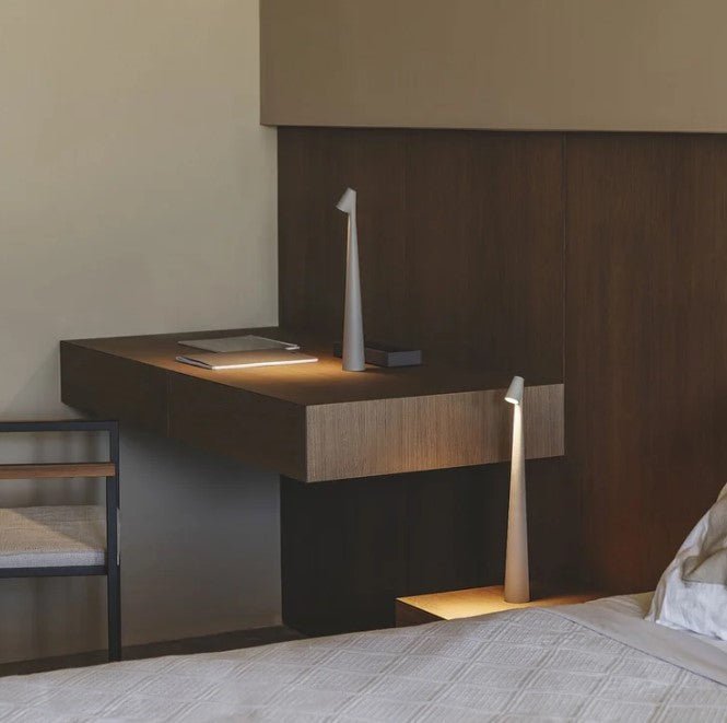 LuminaVista™ I Portable Table Lamp