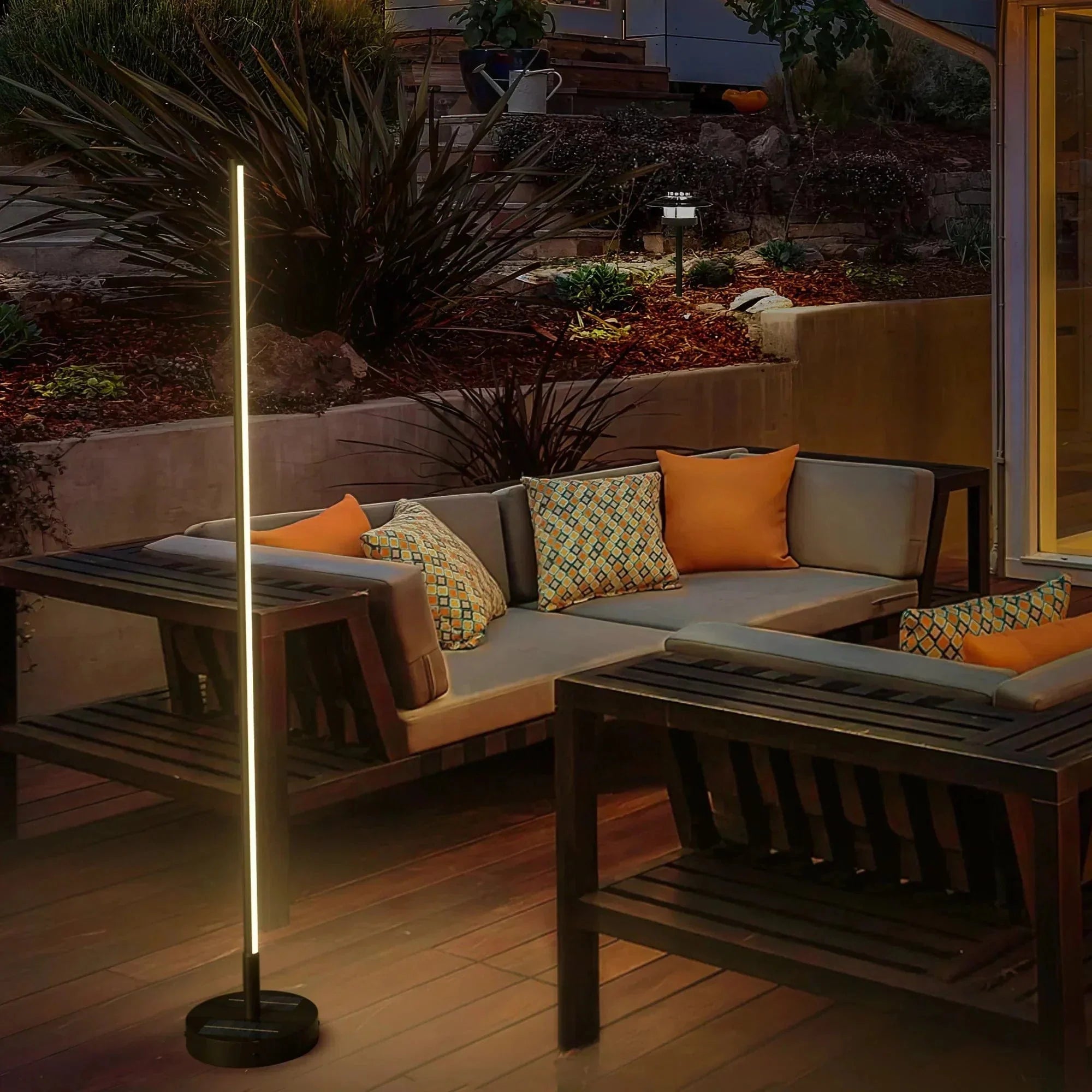Modern Outdoor Solar Floor Lamp IP65 | Tall Garden LED Path Light | Iron & Aluminum | Wireless Solar Powered Landscape Lighting 133cm