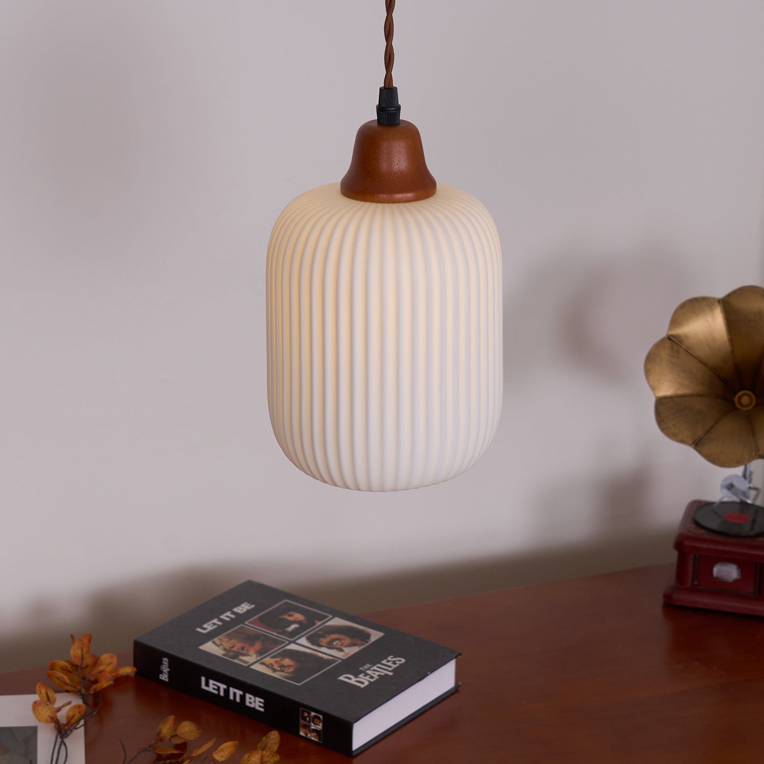 Ceramic Pendant Light for Dining Room & Bedroom | Scandinavian Oak Design | E26/E27 Socket | Rustic Minimalist Hanging Lamp