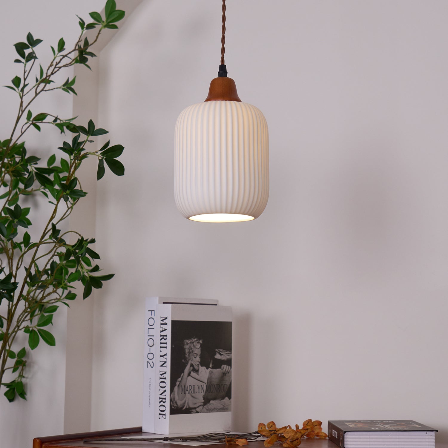 Ceramic Pendant Light for Dining Room & Bedroom | Scandinavian Oak Design | E26/E27 Socket | Rustic Minimalist Hanging Lamp