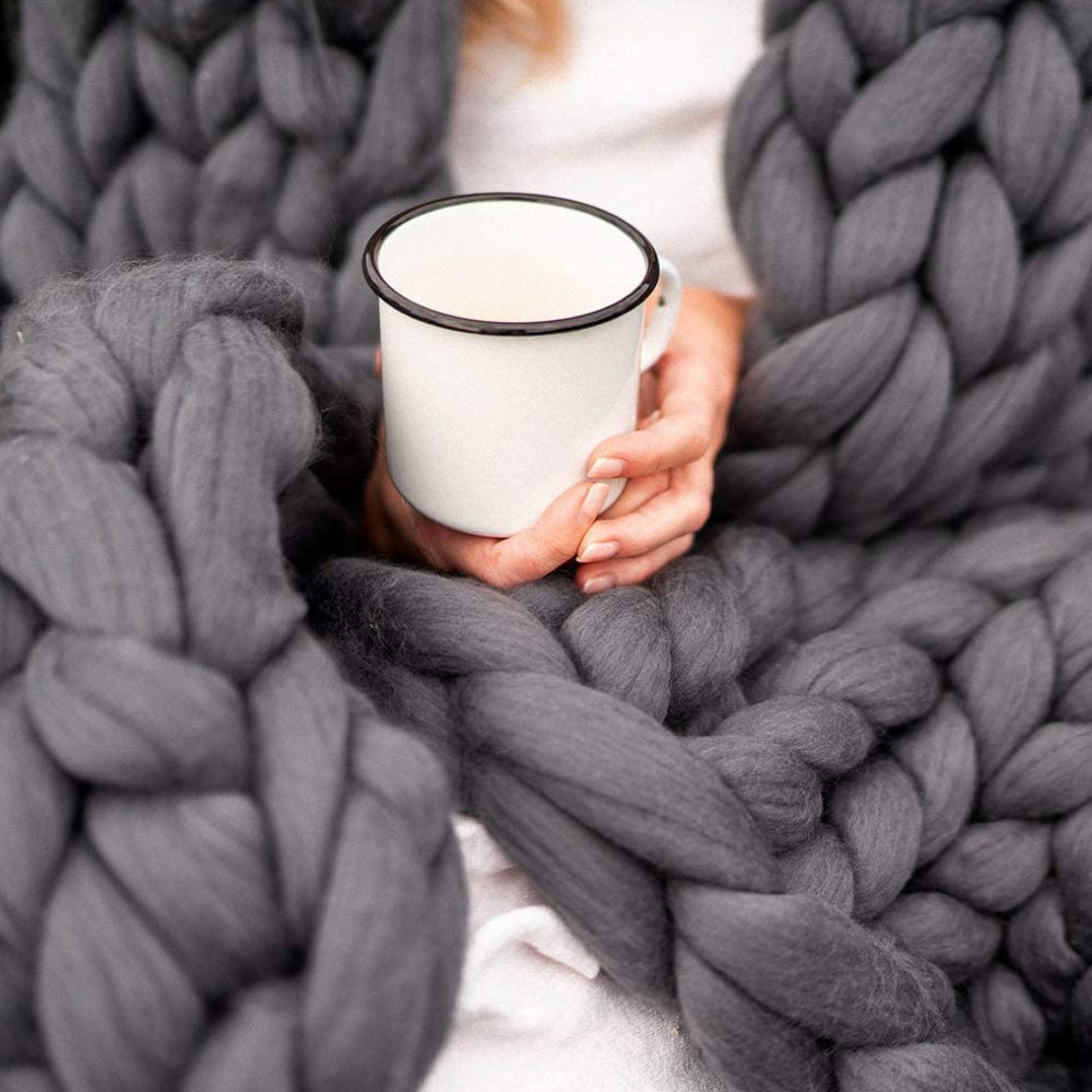 NordWeave | Elegant XXL Knit Blanket Made of Soft Yarn for Living & Bedrooms
