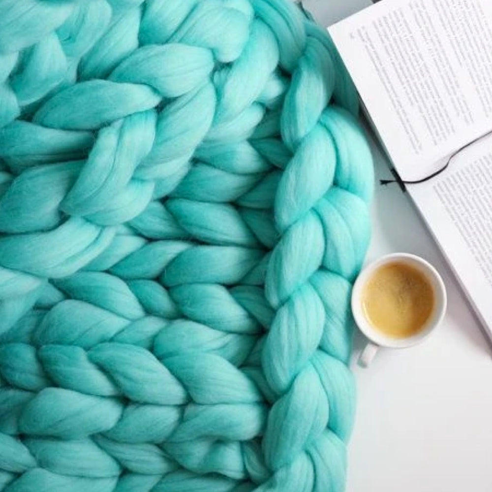 NordWeave | Elegant XXL Knit Blanket Made of Soft Yarn for Living & Bedrooms
